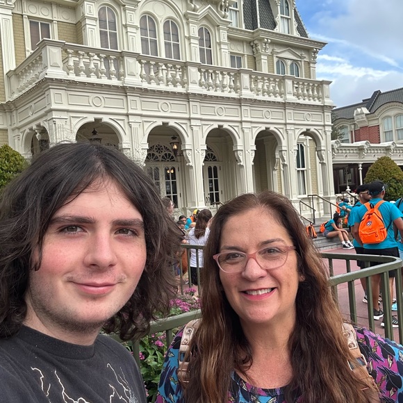 Meet your Posher, Shannon - Picture 3 of 4